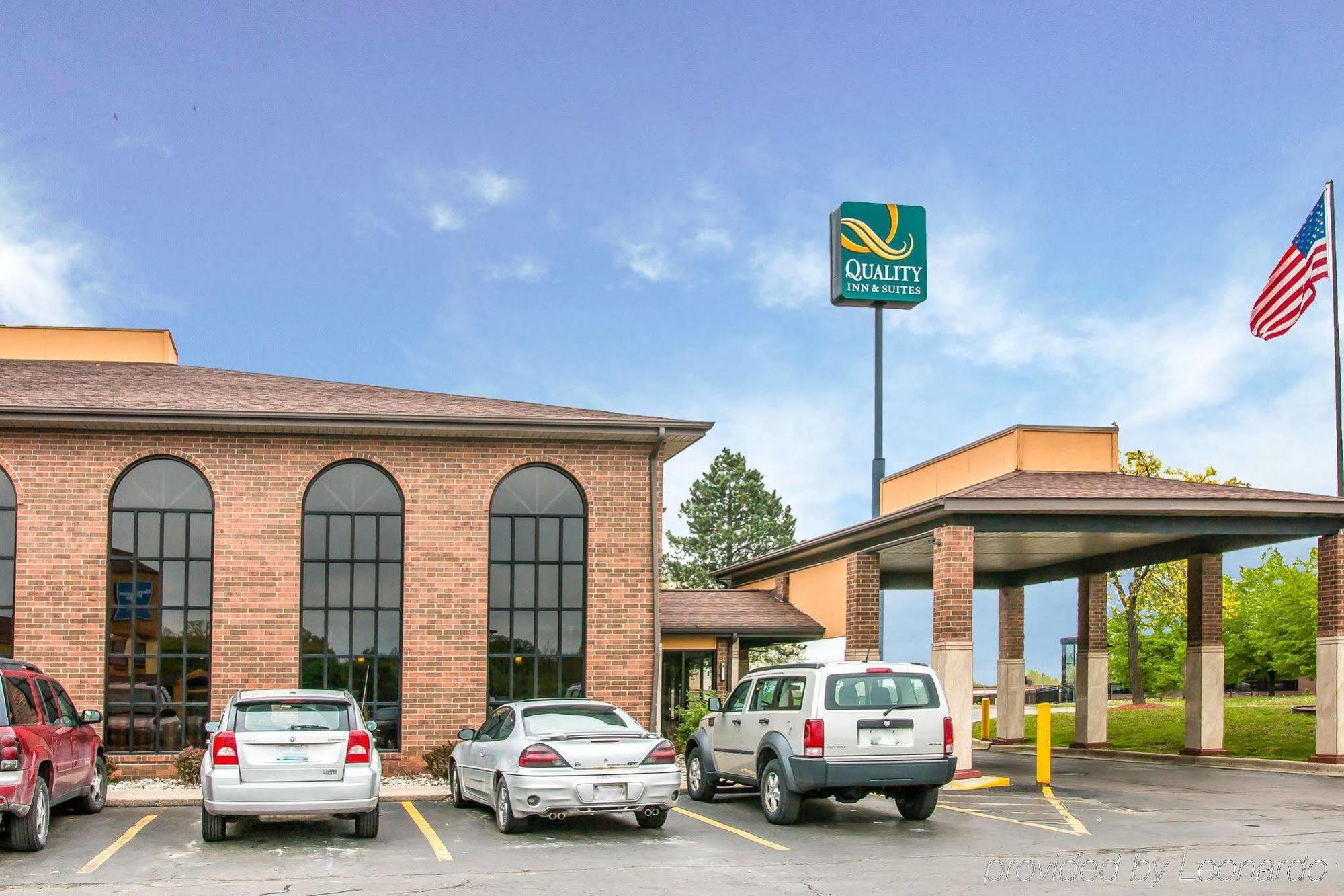 Baymont By Wyndham Flint Airport North Hotel Exterior photo